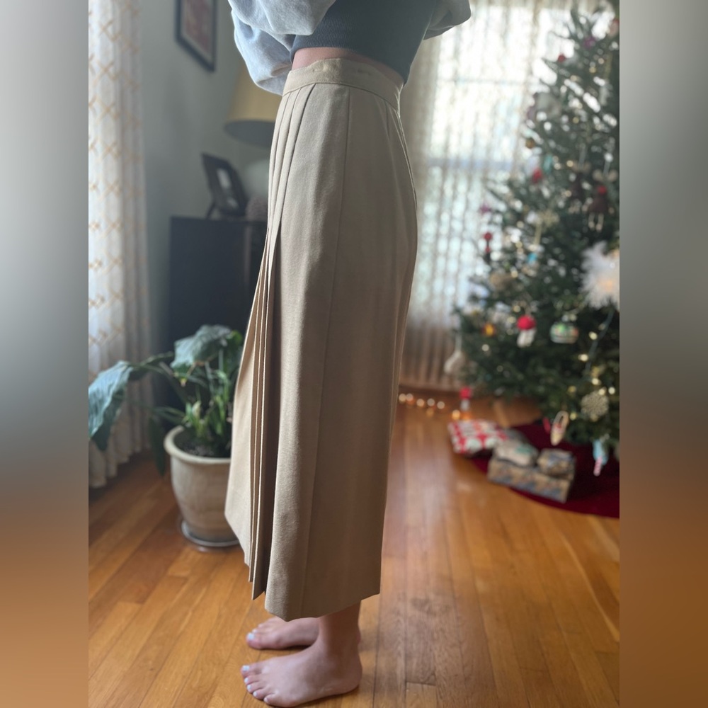 Jennifer Moore Classic Beige Midi Skirt